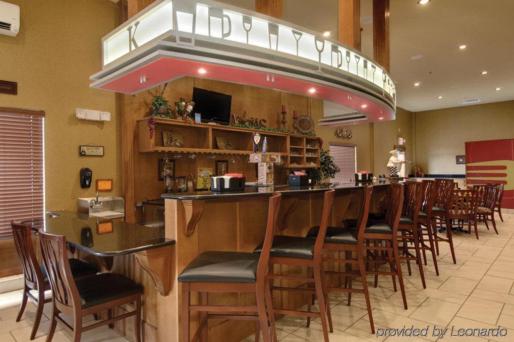 ฮอลิเดย์ อินน์ โฮเทล เบตส์วิลล์ เบทส์วิลล์ ร้านอาหาร รูปภาพ